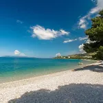 Beachfront Ana לינה וארוחת בוקר 3*
