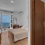 לינה וארוחת בוקר Beachfront Ana טוצפי