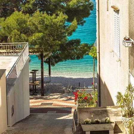 Beachfront Ana فندق مبيت وإفطار