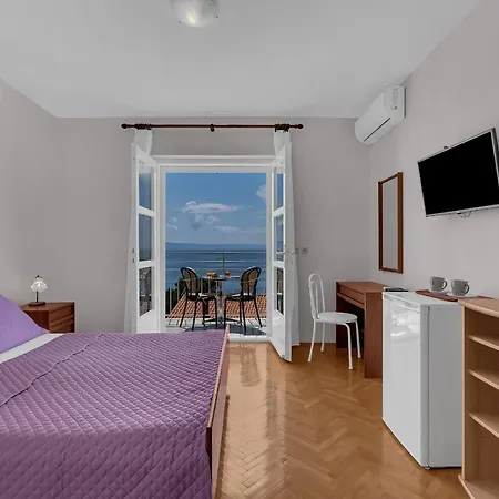 Beachfront Ana فندق مبيت وإفطار 3*