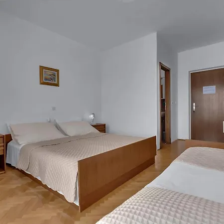 Beachfront Ana فندق مبيت وإفطار 3*