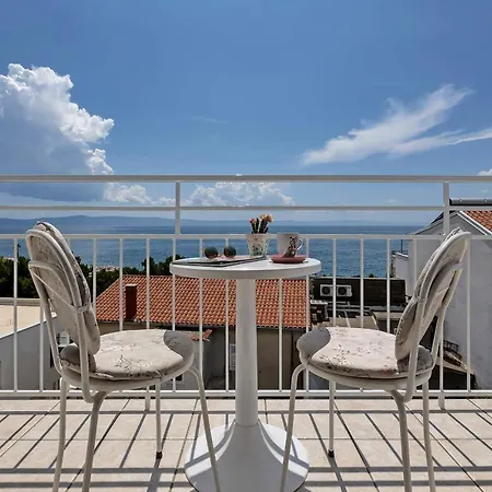 Beachfront Ana Bed & Breakfast Tucepi
