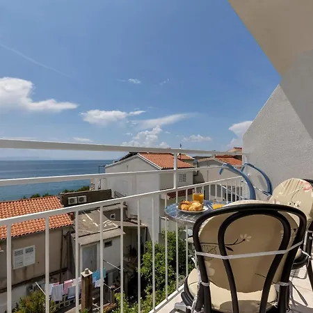Beachfront Ana Bed & Breakfast