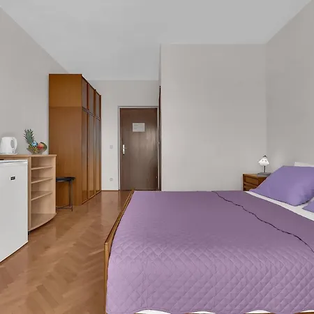 Beachfront Ana Bed & Breakfast Tucepi