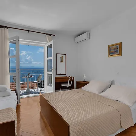 לינה וארוחת בוקר Beachfront Ana