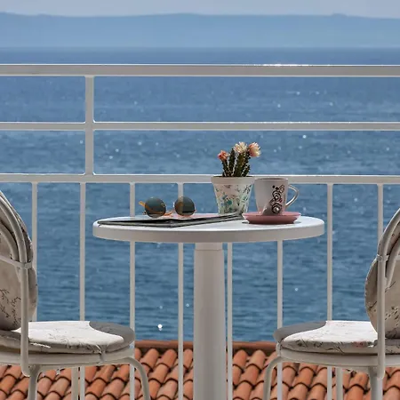 Beachfront Ana 3*