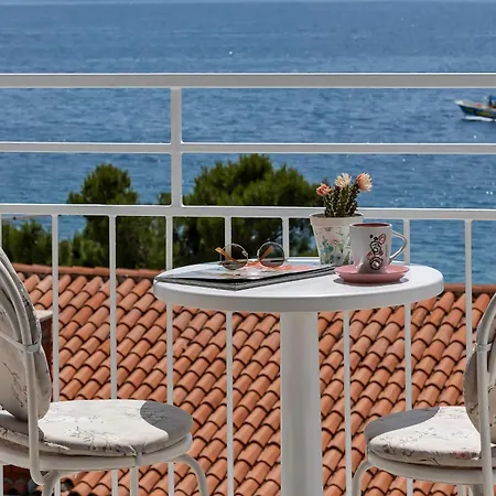 Beachfront Ana Отель типа 
