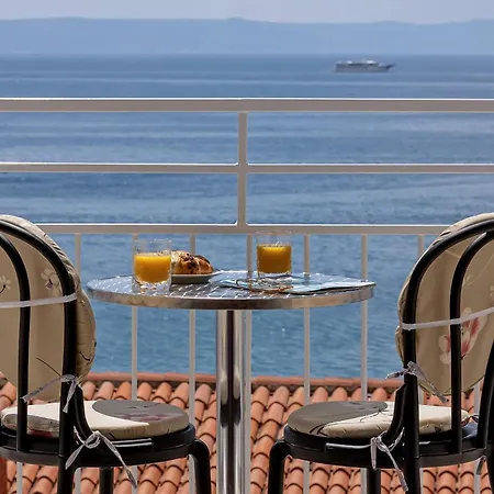 Beachfront Ana Тучепи