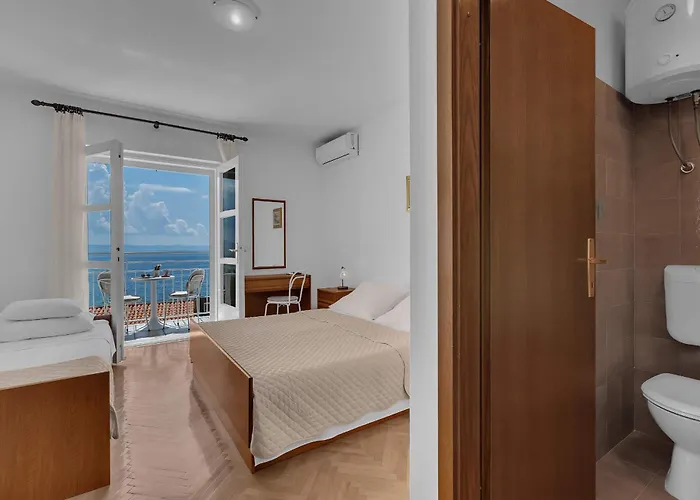 Bed & Breakfast Beachfront Ana Tučepi