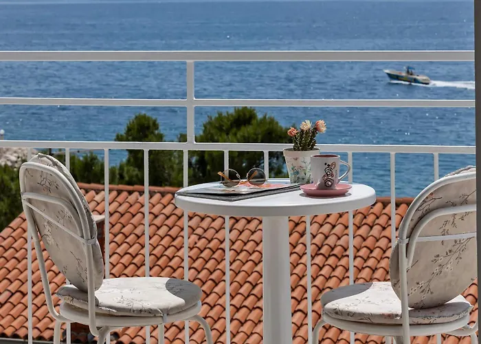 Beachfront Ana Bed & Breakfast 3*